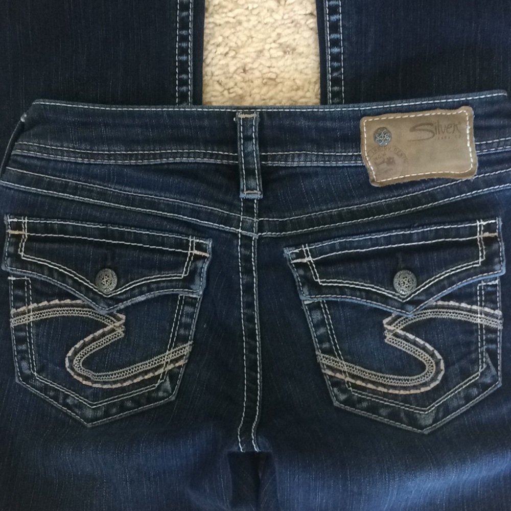 Silver jeans Sz 24 W 26 X 31 Tuesday flap stretch